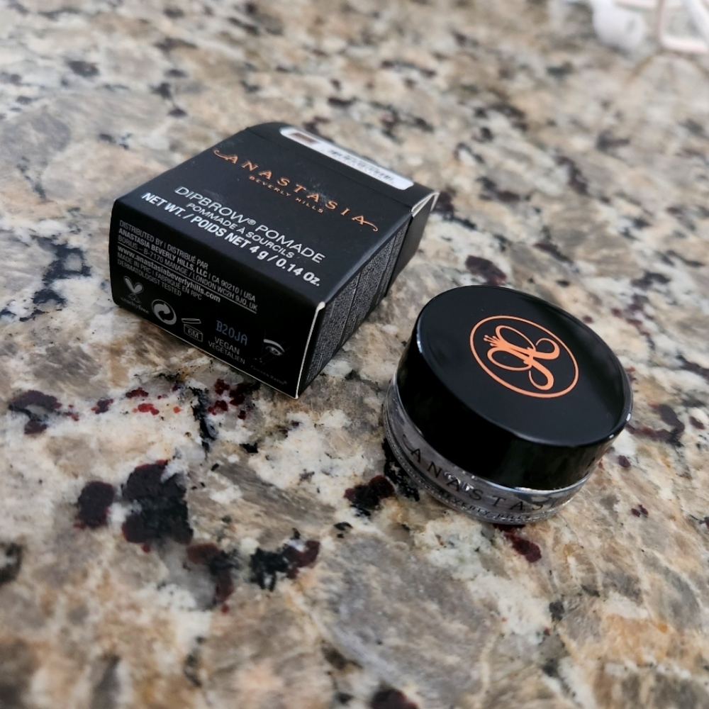 Anastasia brow pomade Ash